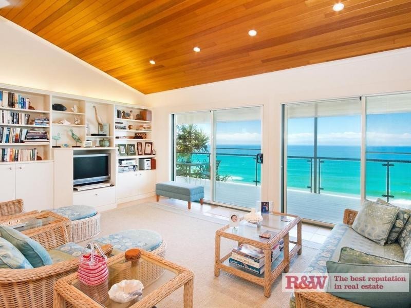 2 Arakoon Crescent, Sunshine Beach QLD 4567