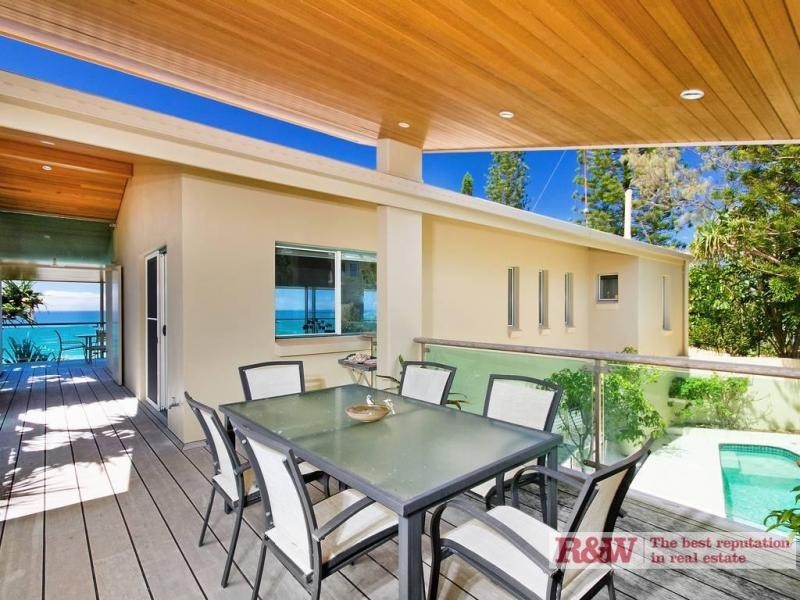 2 Arakoon Crescent, Sunshine Beach QLD 4567