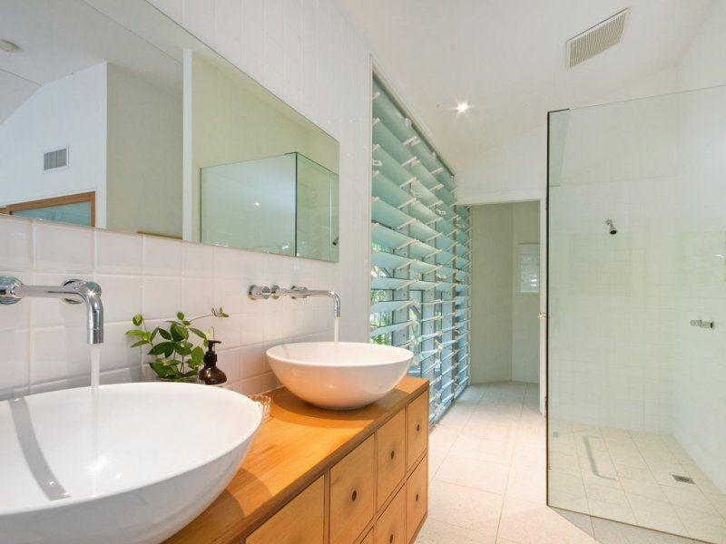 99 Upper Hastings Street, Little Cove QLD 4567