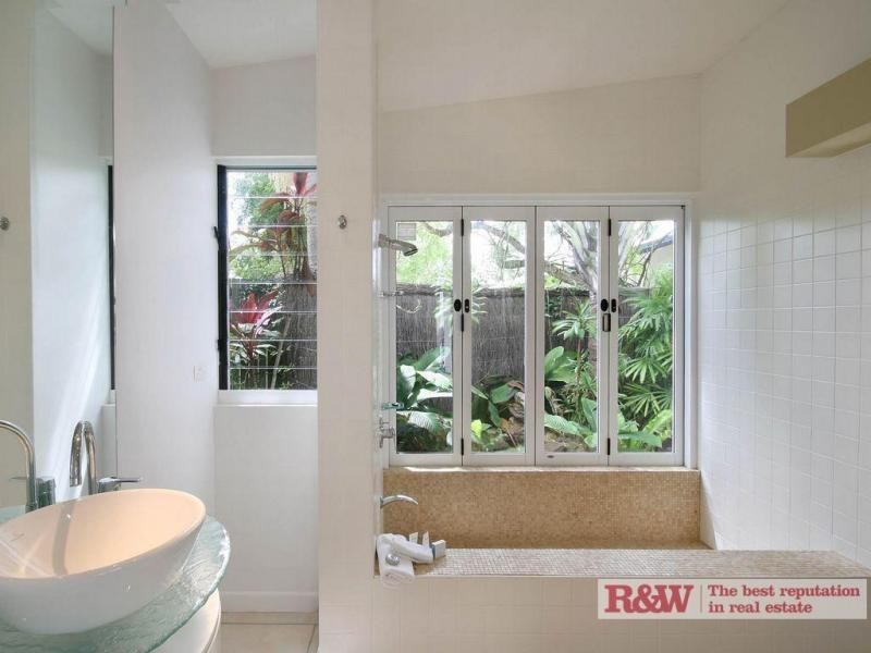 9 Cooran Court, Noosa Heads QLD 4567