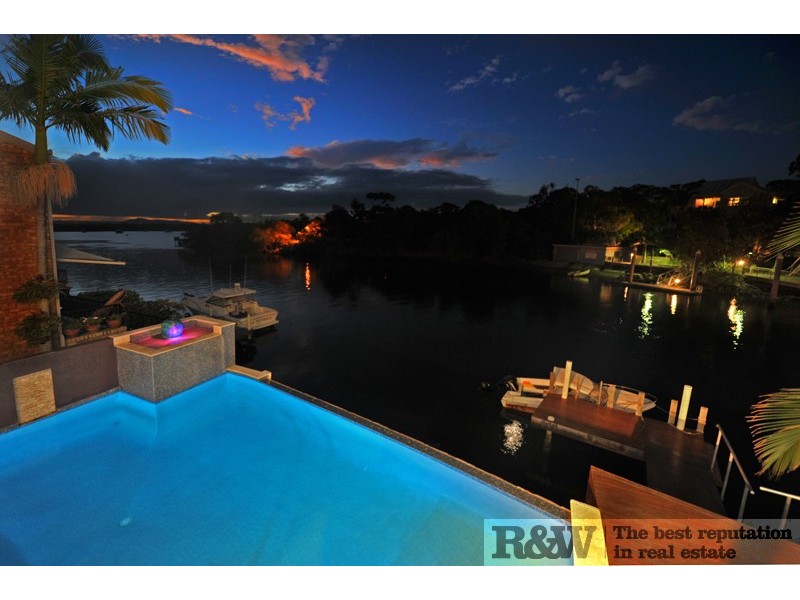 4 Noosa Parade, Noosa Heads QLD 4567