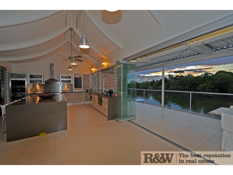 4 Noosa Parade, Noosa Heads QLD 4567