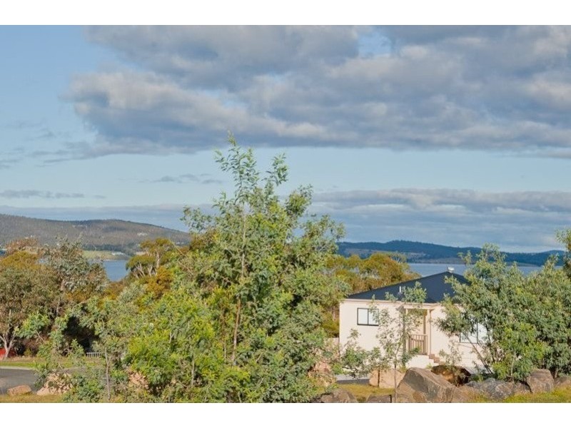 18 Emmaline Court, Rokeby TAS 7019