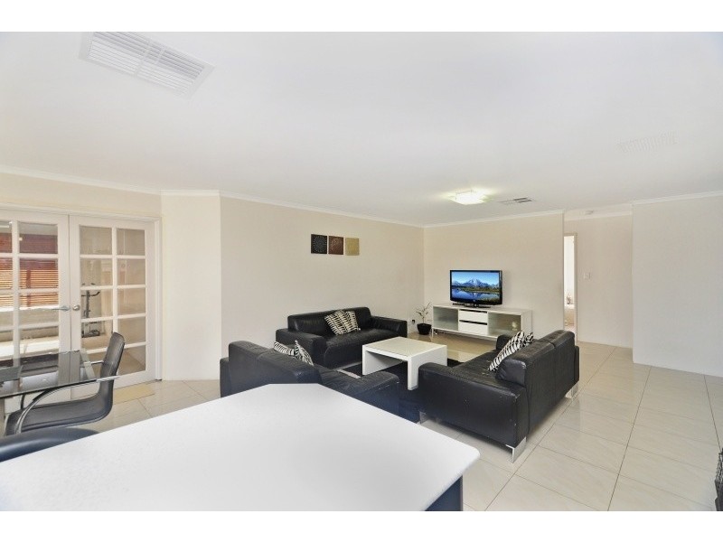 237 Bennett Springs Drive, Beechboro WA 6063