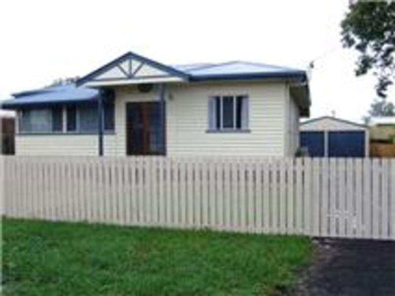 27 Caringa Street, Urangan QLD 4655