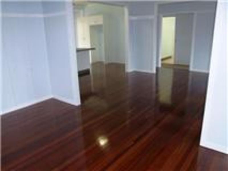 27 Caringa Street, Urangan QLD 4655