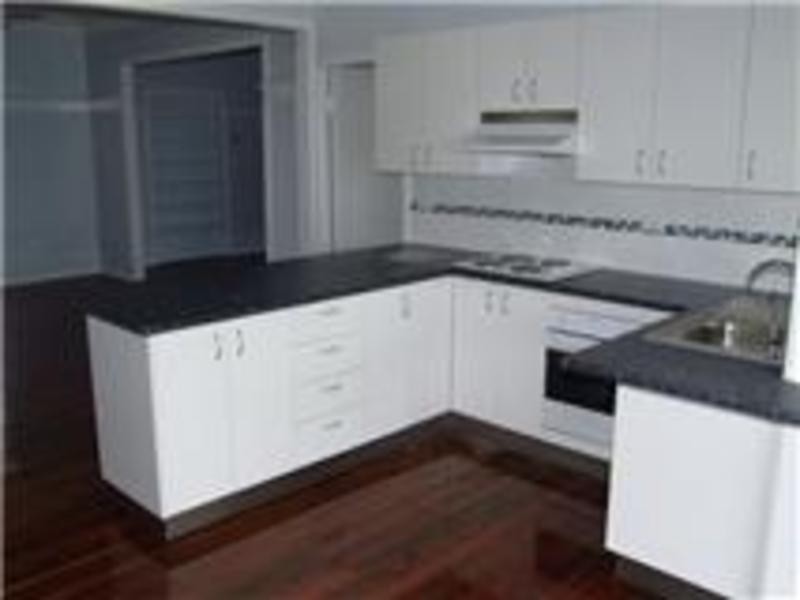 27 Caringa Street, Urangan QLD 4655