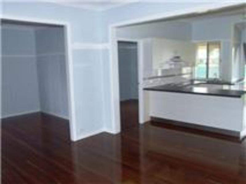 27 Caringa Street, Urangan QLD 4655