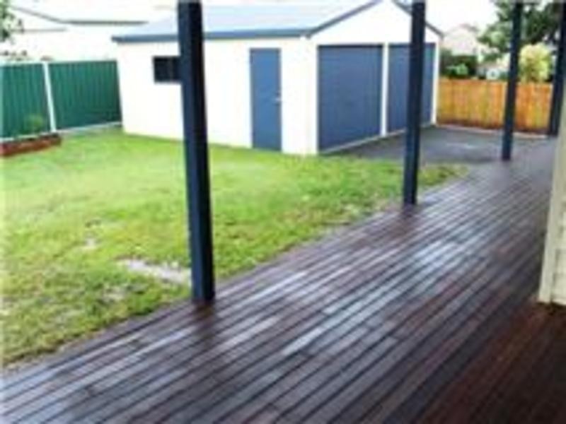 27 Caringa Street, Urangan QLD 4655