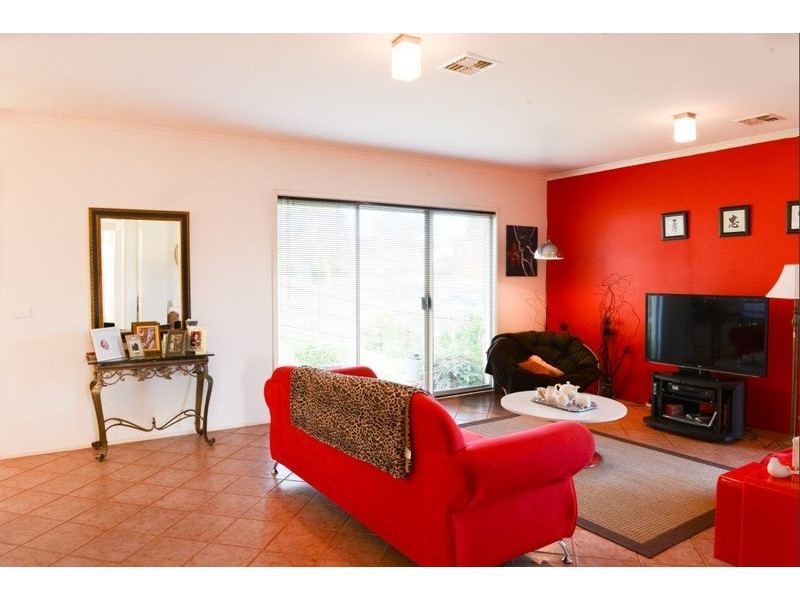 2 Gull Way, Narre Warren South VIC 3805