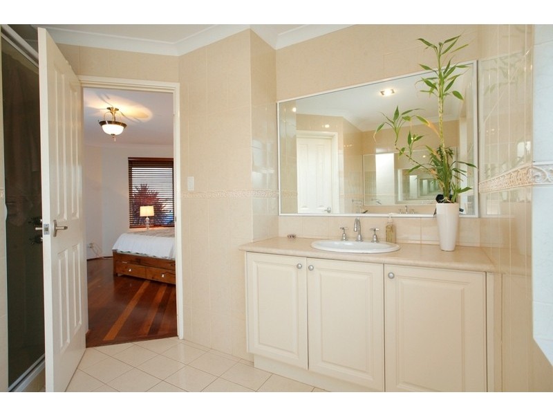 1 Steiner Avenue, Success WA 6164