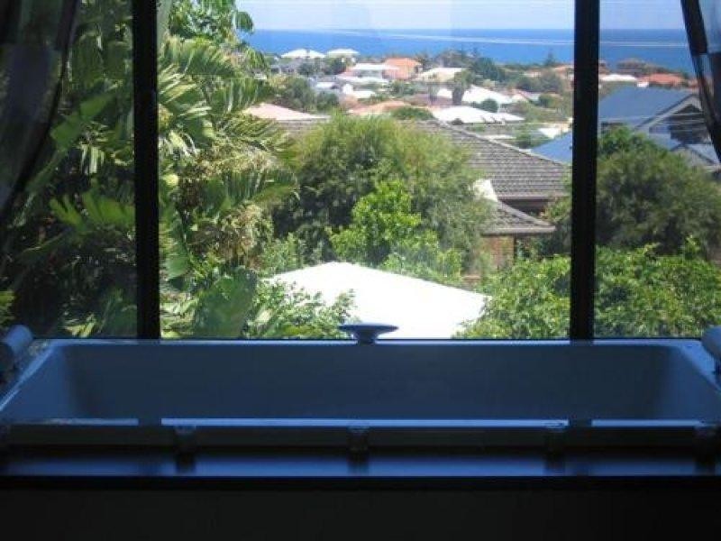 8 Armstrong Street, Mandurah WA 6210