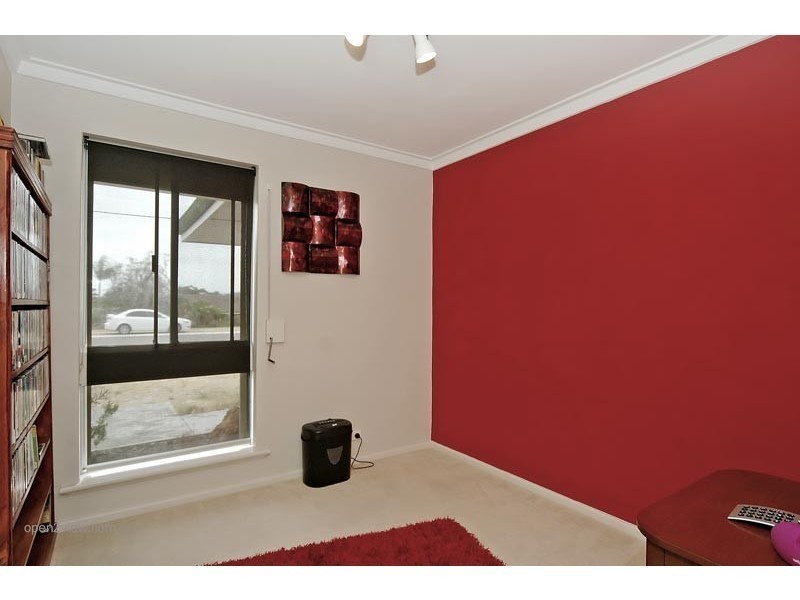 10 Elizabeth Road, Wanneroo WA 6065