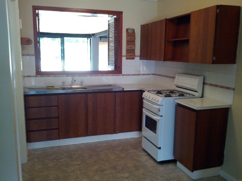 10 Elizabeth Road, Wanneroo WA 6065