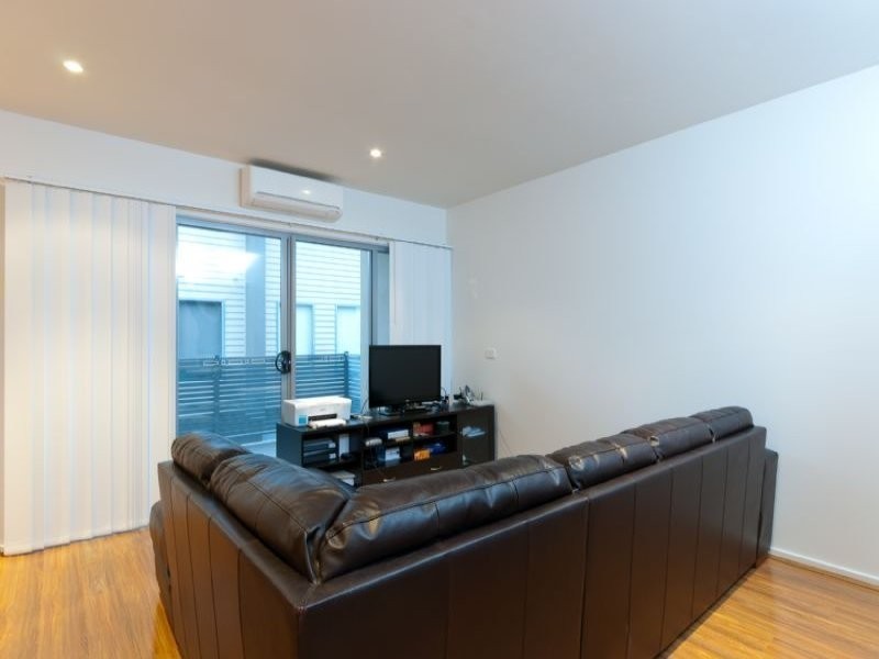 17/6 Rosamond Rd, Footscray VIC 3011