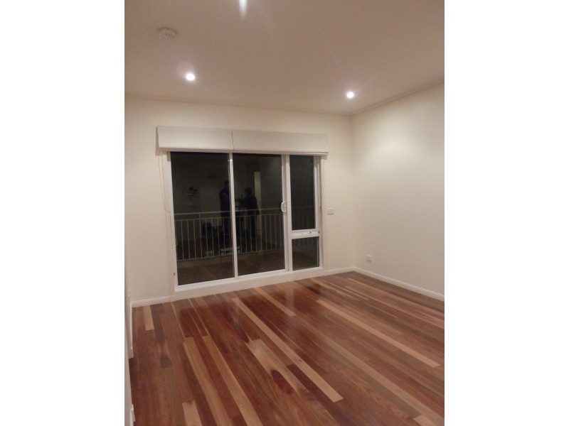 37/8 Graham St, Port Melbourne VIC 3207