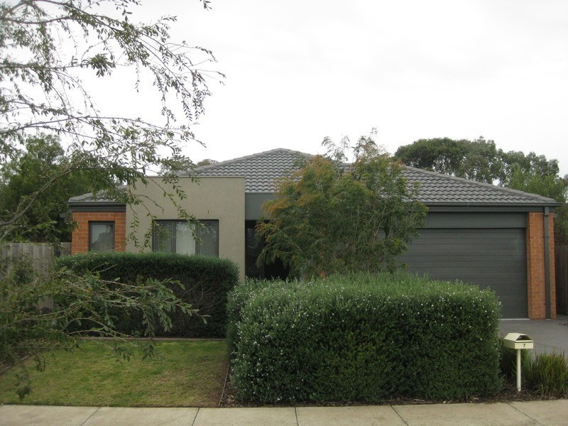 7  Glebe Drive, Sale VIC 3850
