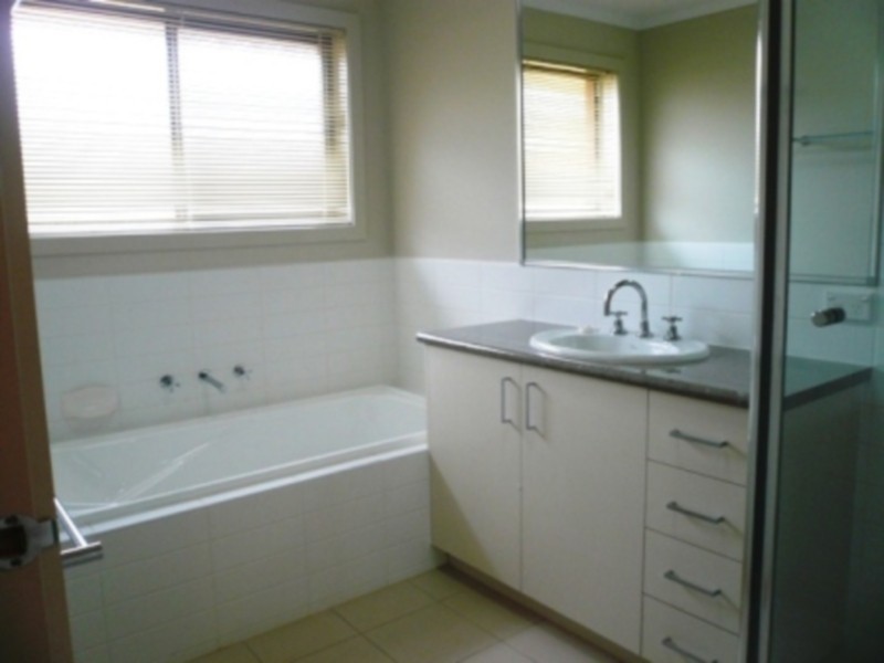7  Glebe Drive, Sale VIC 3850
