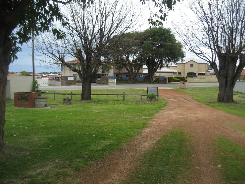 3/12 Leslie Street, Dudley Park WA 6210