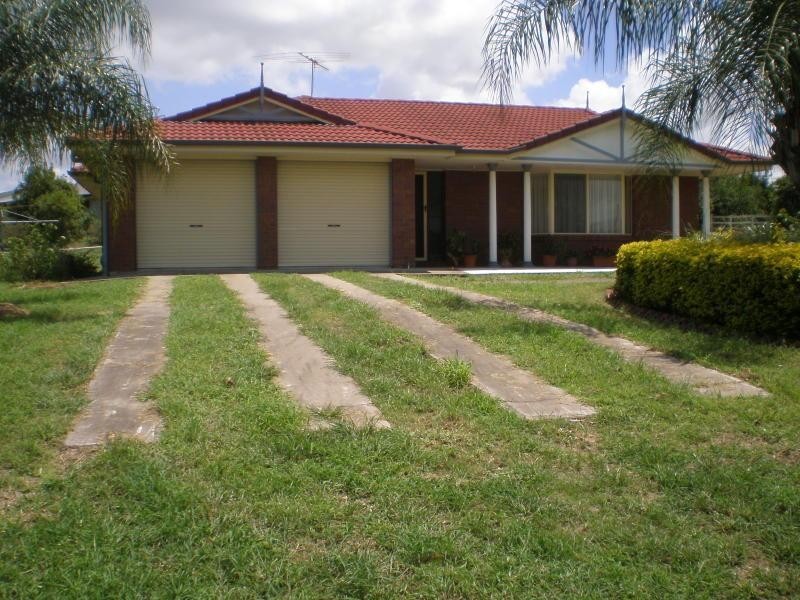 1 Larch Road, Tamborine QLD 4270