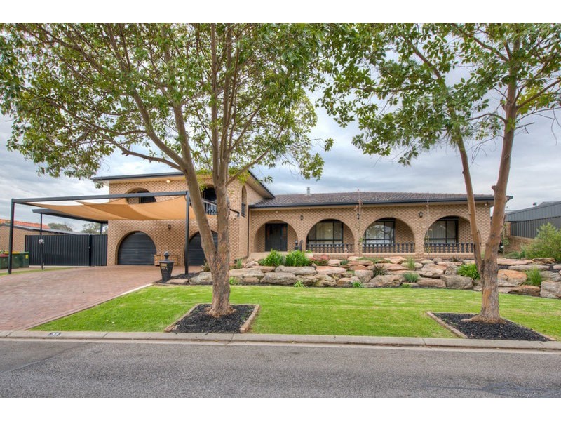 32 Kara Crescent, Gulfview Heights SA 5096