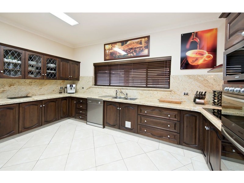32 Kara Crescent, Gulfview Heights SA 5096