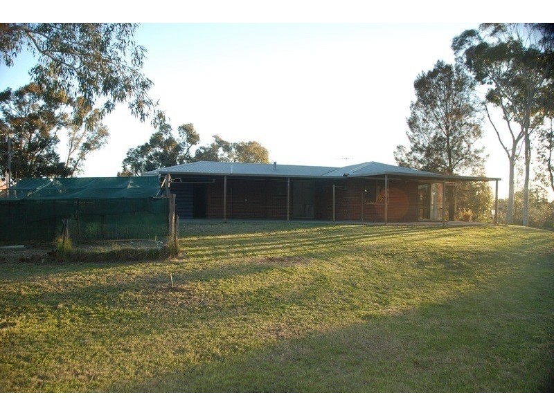 10 Whitehall Rd, Hazelmere WA 6055