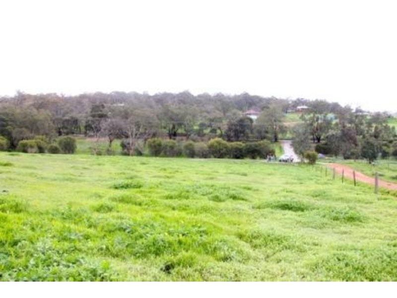 352 Smith Rd, Bullsbrook WA 6084
