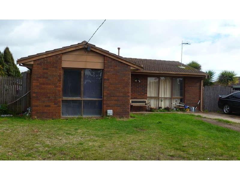 75 Monahans Road, Cranbourne West VIC 3977