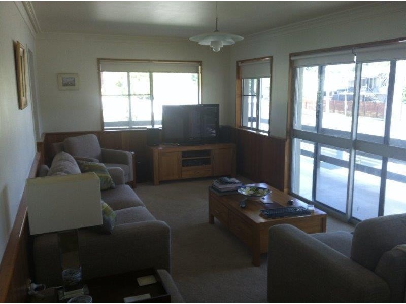 220 Oaka Street, South Gladstone QLD 4680