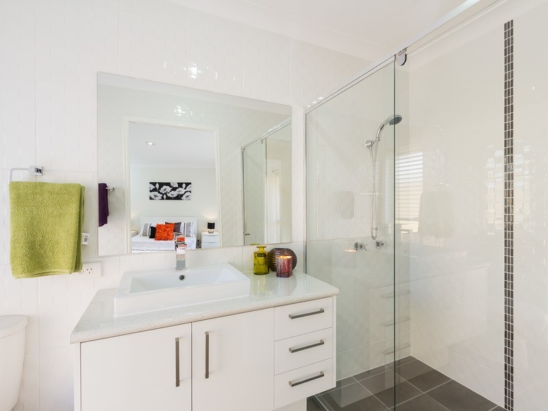 84 Cootharaba Drive, Helensvale QLD 4212