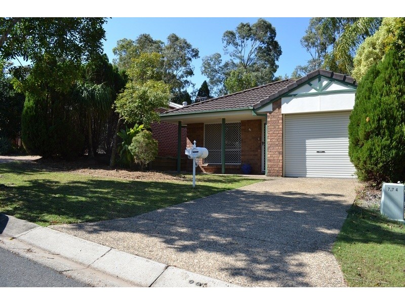 5 Stuart Place, Forest Lake QLD 4078
