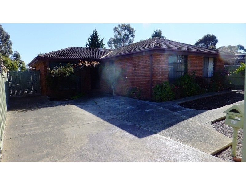13 Marinda Drive, Skye VIC 3977