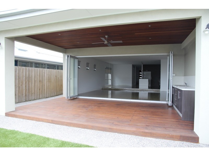 16 Delphin Avenue, Altona North VIC 3025