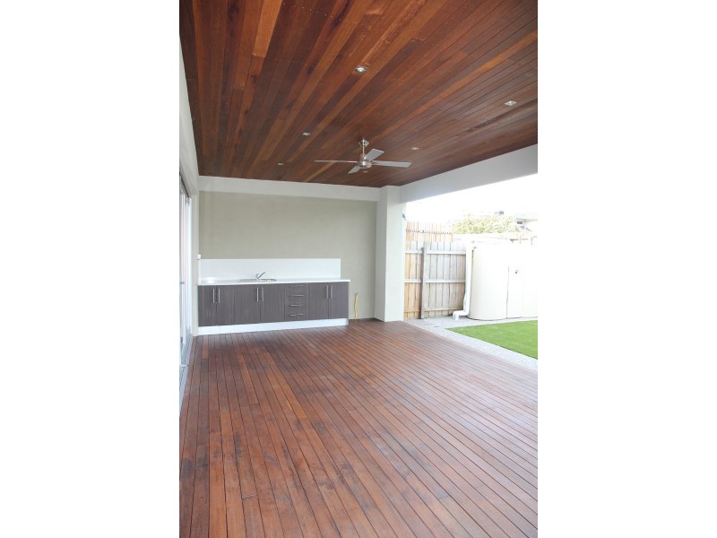 16 Delphin Avenue, Altona North VIC 3025