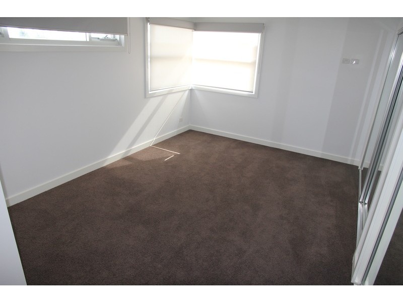 16 Delphin Avenue, Altona North VIC 3025