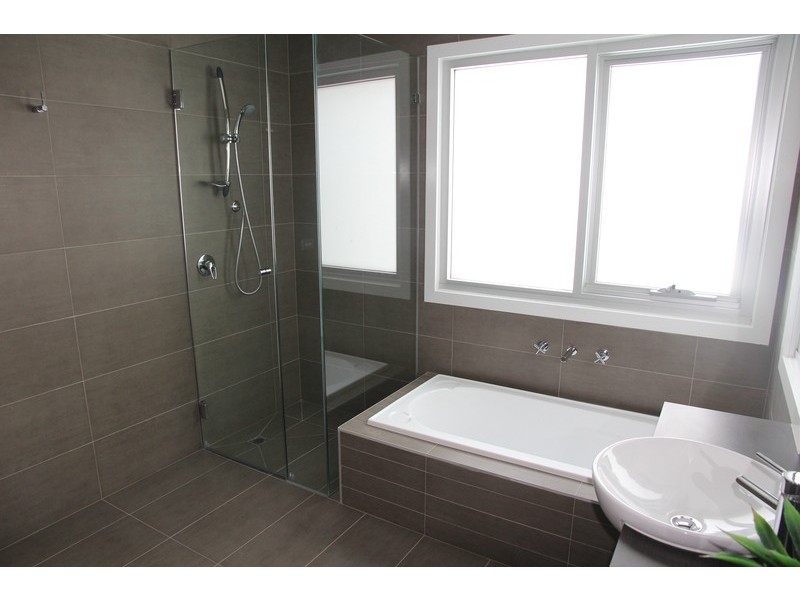 16 Delphin Avenue, Altona North VIC 3025