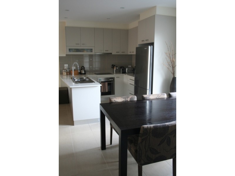 2/228 Elgar Road, Box Hill South VIC 3128