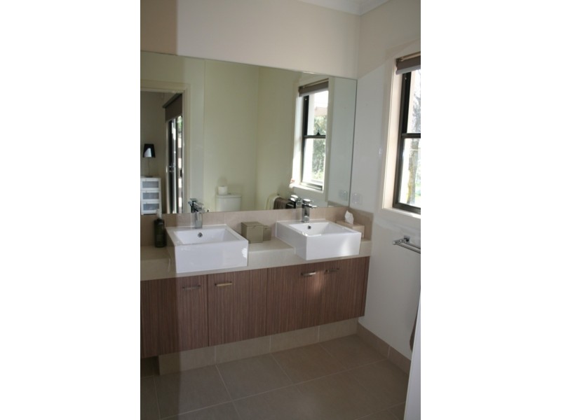 2/228 Elgar Road, Box Hill South VIC 3128