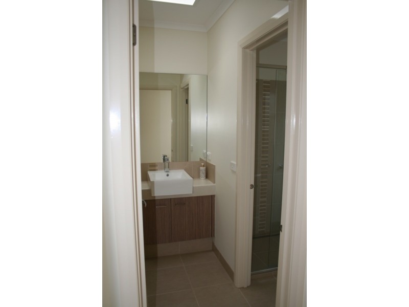 2/228 Elgar Road, Box Hill South VIC 3128