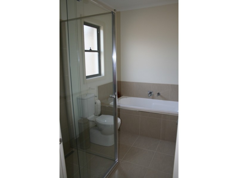 2/228 Elgar Road, Box Hill South VIC 3128