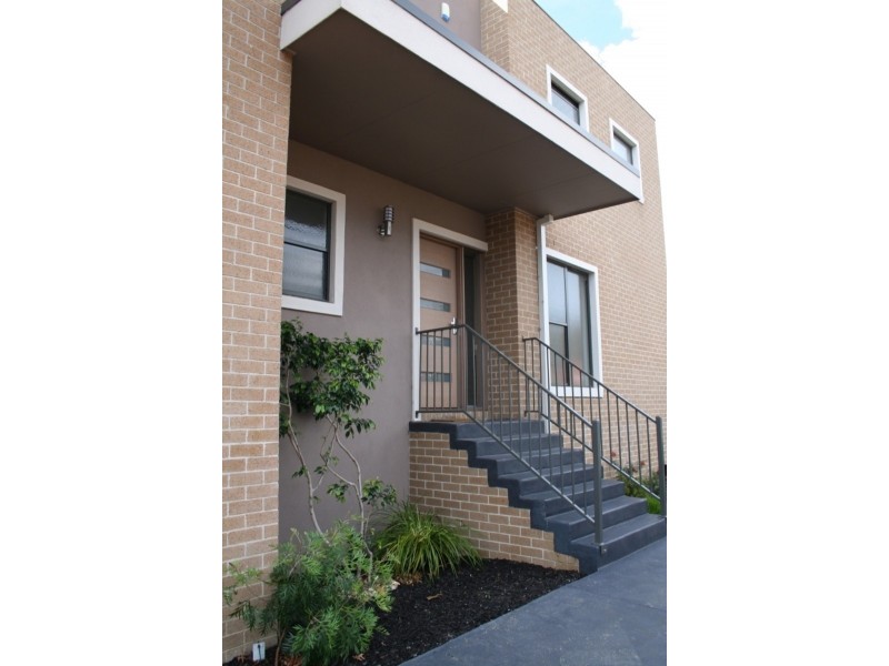 2/228 Elgar Road, Box Hill South VIC 3128