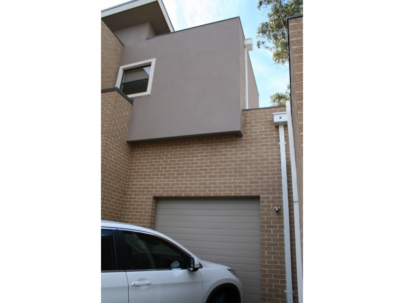 2/228 Elgar Road, Box Hill South VIC 3128