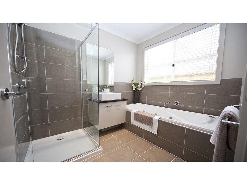 2/3 Michy Street, Truganina VIC 3029