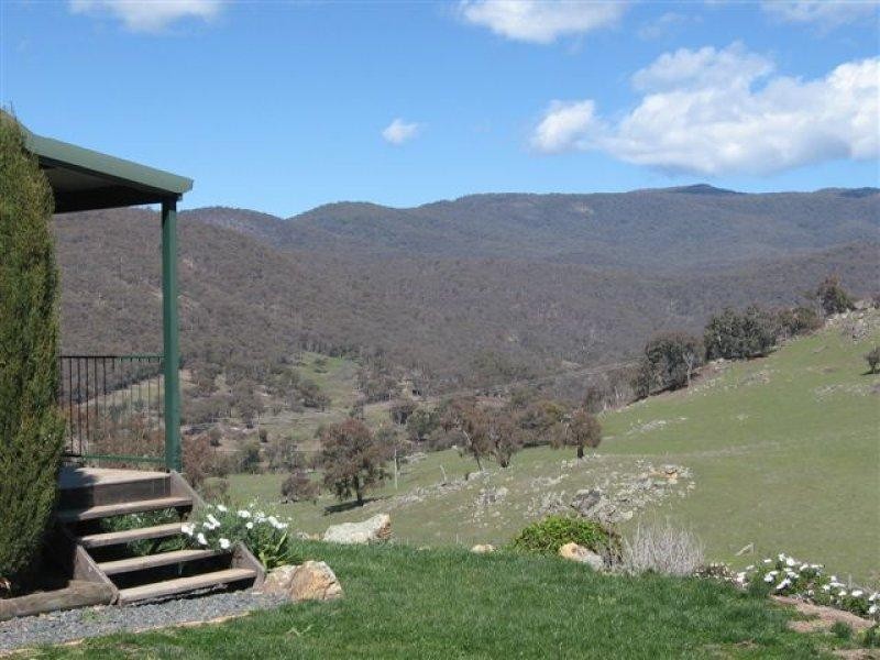 523 Goobragandra Rd, Tumut NSW 2720