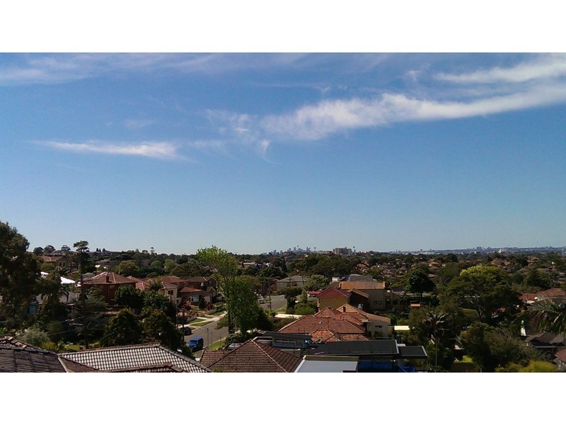 10 Gnarbo Avenue, Carss Park NSW 2221