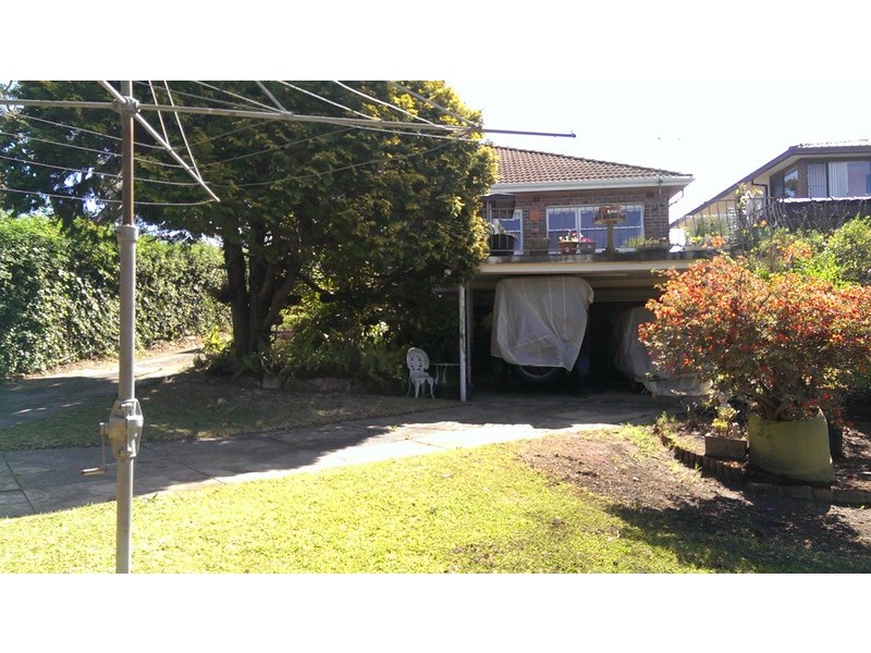 10 Gnarbo Avenue, Carss Park NSW 2221