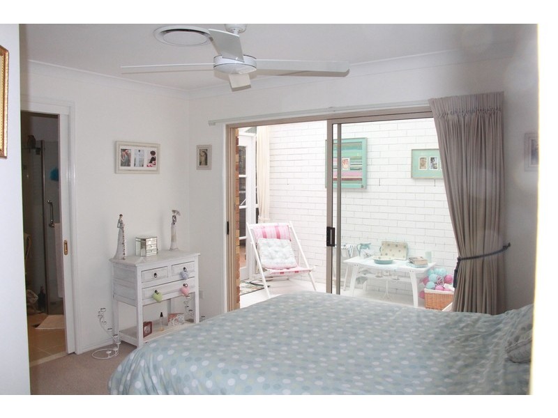 6 Creekwood Place, Helensvale QLD 4212