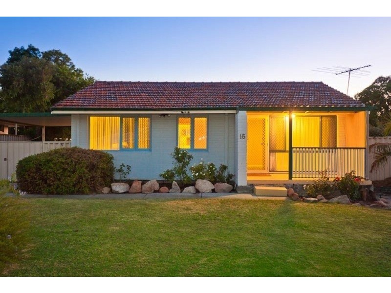 16 Hollybush Way, Kelmscott WA 6111