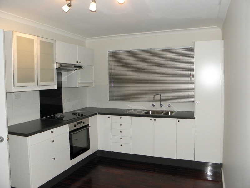 16 Hollybush Way, Kelmscott WA 6111